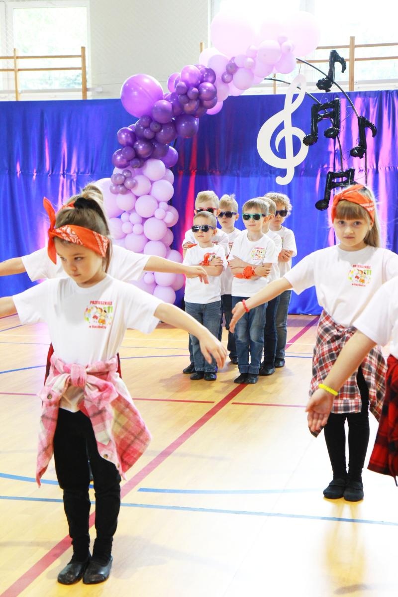 Zdjęcie w galerii na portalu naszraciborz.pl: Tanecznie i kolorowo, czyli II Powiatowy Festiwal Taneczny w Zabełkowie wiadomości z regionu