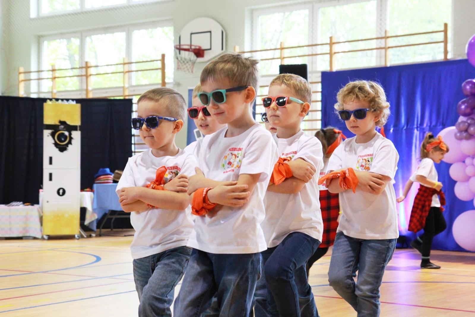 Zdjęcie w galerii na portalu naszraciborz.pl: Tanecznie i kolorowo, czyli II Powiatowy Festiwal Taneczny w Zabełkowie wiadomości z regionu