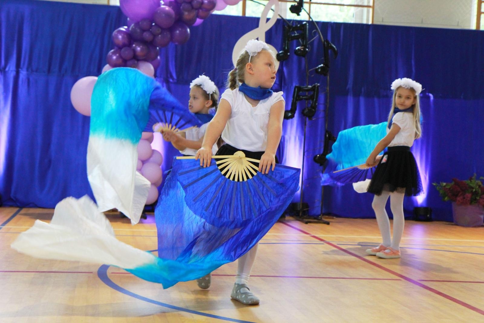 Zdjęcie w galerii na portalu naszraciborz.pl: Tanecznie i kolorowo, czyli II Powiatowy Festiwal Taneczny w Zabełkowie wiadomości z regionu