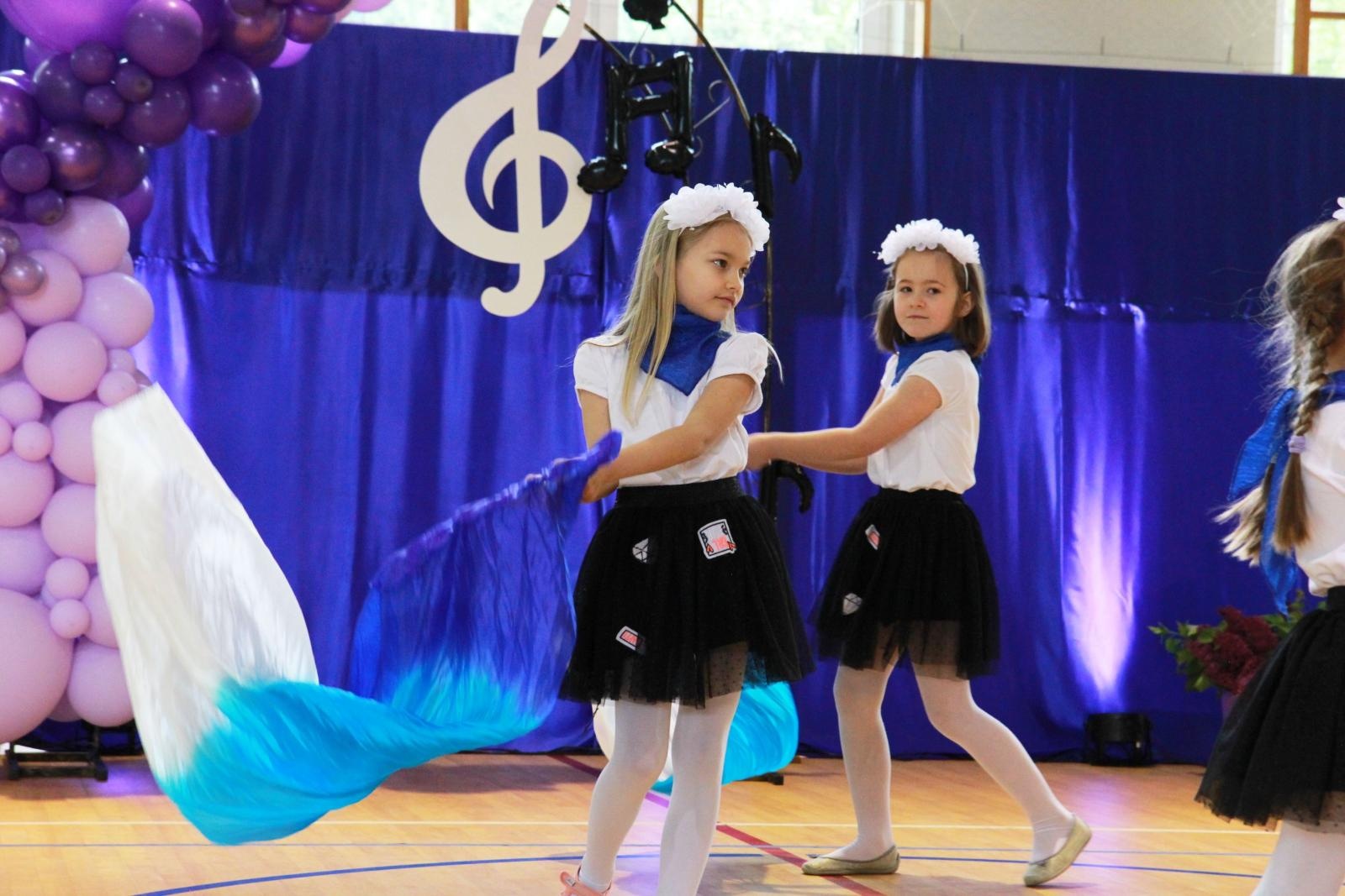 Zdjęcie w galerii na portalu naszraciborz.pl: Tanecznie i kolorowo, czyli II Powiatowy Festiwal Taneczny w Zabełkowie wiadomości z regionu