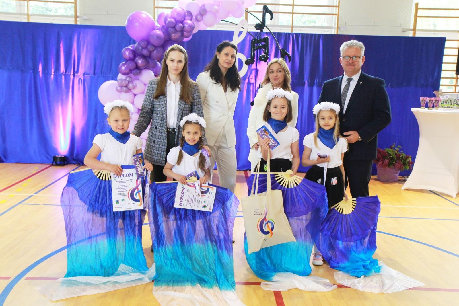 Zdjęcie w galerii na portalu naszraciborz.pl: Tanecznie i kolorowo, czyli II Powiatowy Festiwal Taneczny w Zabełkowie wiadomości z regionu