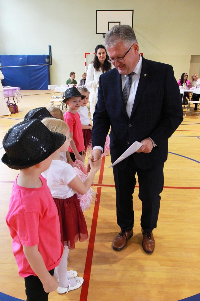 Zdjęcie w galerii na portalu naszraciborz.pl: Tanecznie i kolorowo, czyli II Powiatowy Festiwal Taneczny w Zabełkowie wiadomości z regionu