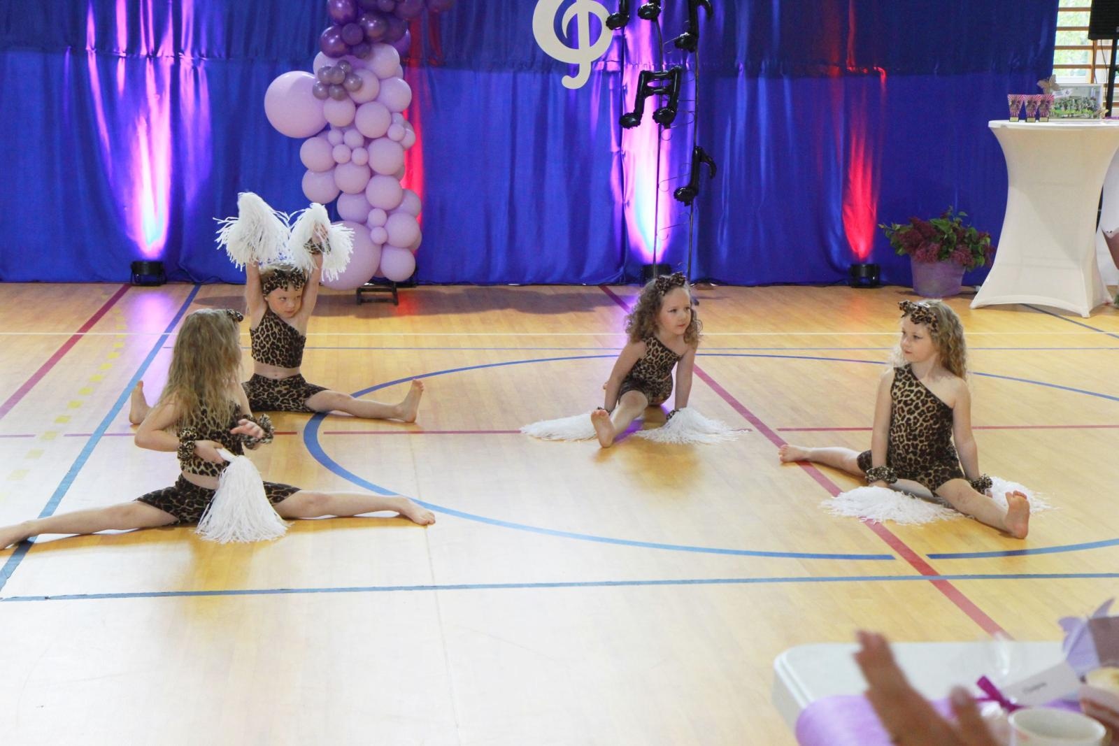 Zdjęcie w galerii na portalu naszraciborz.pl: Tanecznie i kolorowo, czyli II Powiatowy Festiwal Taneczny w Zabełkowie wiadomości z regionu