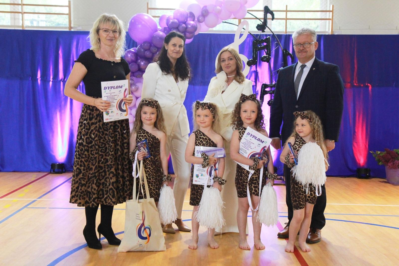 Zdjęcie w galerii na portalu naszraciborz.pl: Tanecznie i kolorowo, czyli II Powiatowy Festiwal Taneczny w Zabełkowie wiadomości z regionu