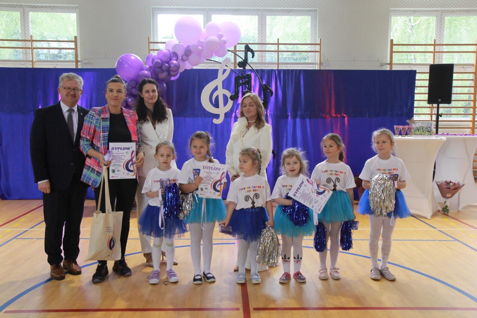 Zdjęcie w galerii na portalu naszraciborz.pl: Tanecznie i kolorowo, czyli II Powiatowy Festiwal Taneczny w Zabełkowie wiadomości z regionu