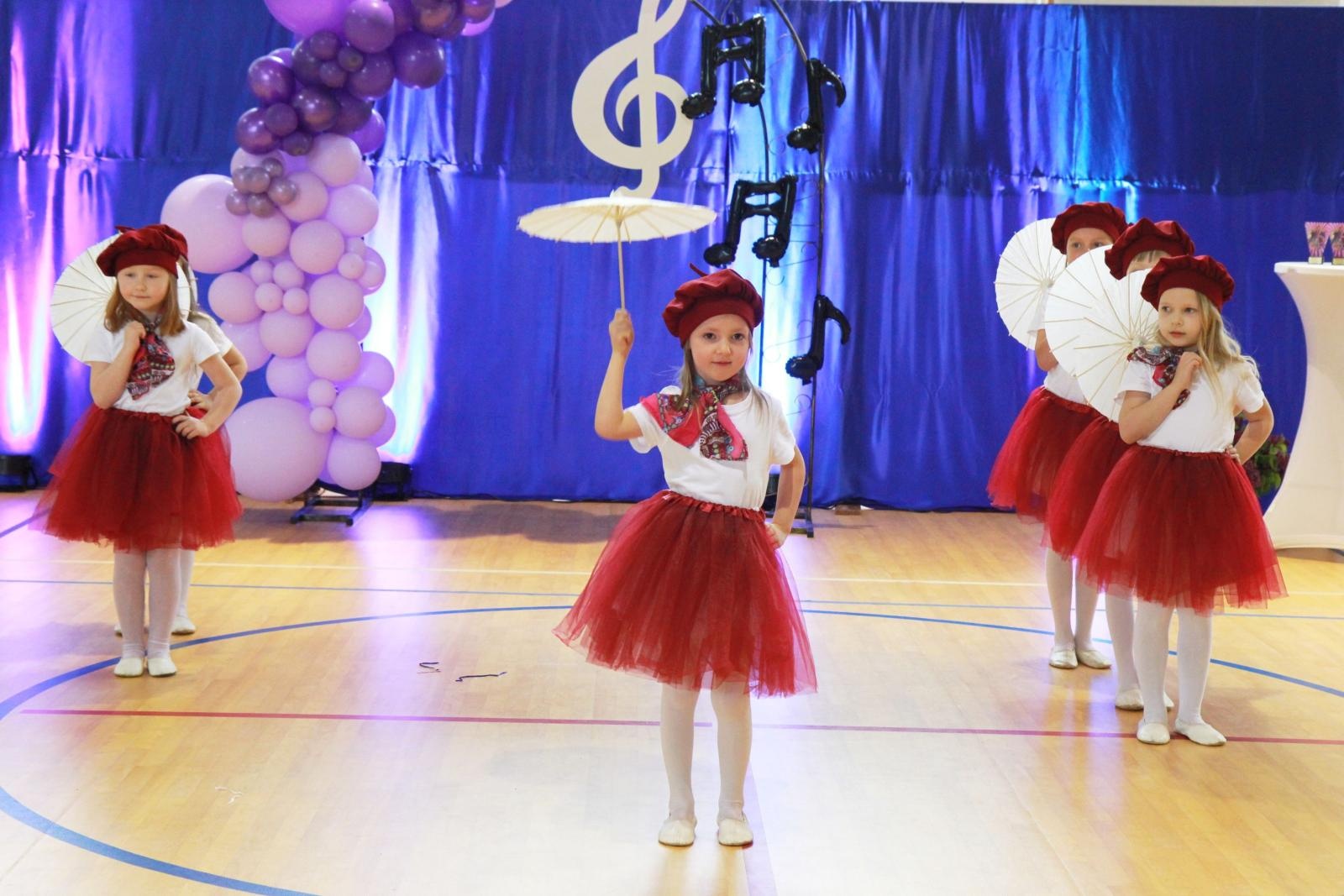 Zdjęcie w galerii na portalu naszraciborz.pl: Tanecznie i kolorowo, czyli II Powiatowy Festiwal Taneczny w Zabełkowie wiadomości z regionu