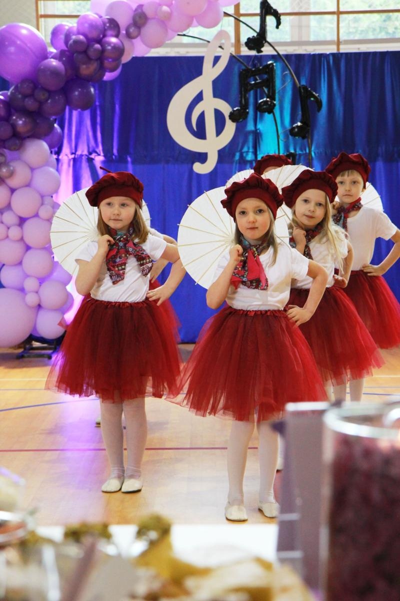 Zdjęcie w galerii na portalu naszraciborz.pl: Tanecznie i kolorowo, czyli II Powiatowy Festiwal Taneczny w Zabełkowie wiadomości z regionu