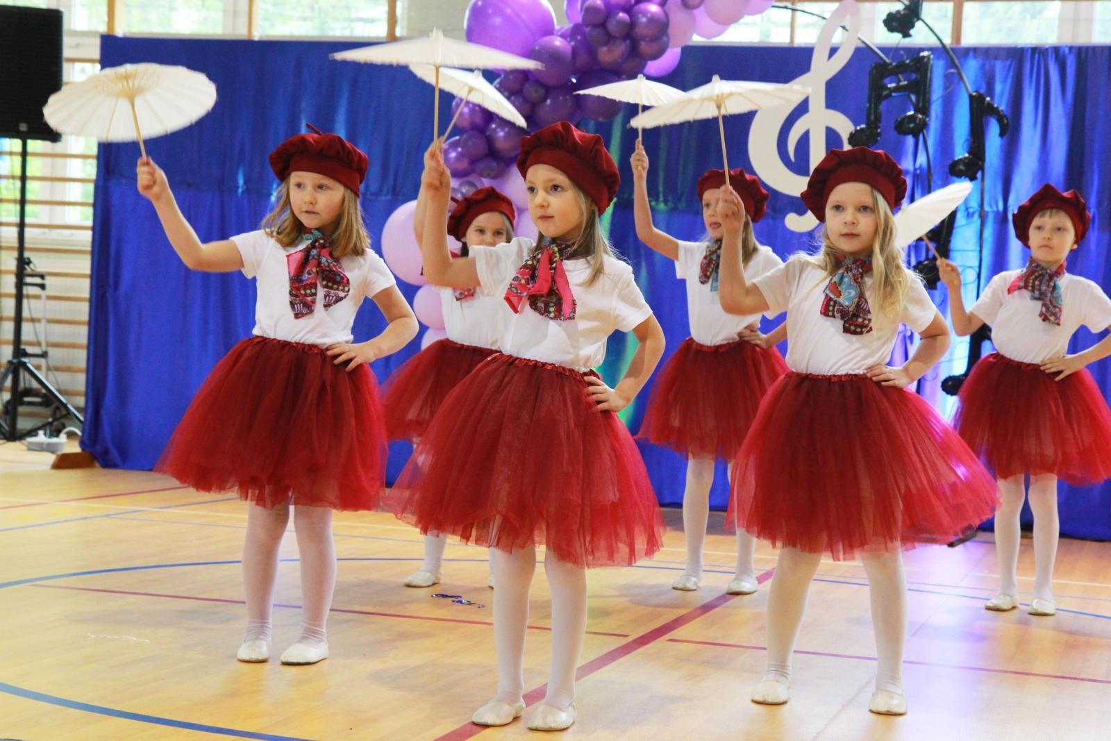 Zdjęcie w galerii na portalu naszraciborz.pl: Tanecznie i kolorowo, czyli II Powiatowy Festiwal Taneczny w Zabełkowie wiadomości z regionu