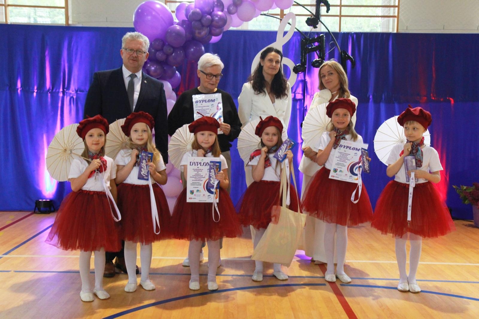 Zdjęcie w galerii na portalu naszraciborz.pl: Tanecznie i kolorowo, czyli II Powiatowy Festiwal Taneczny w Zabełkowie wiadomości z regionu