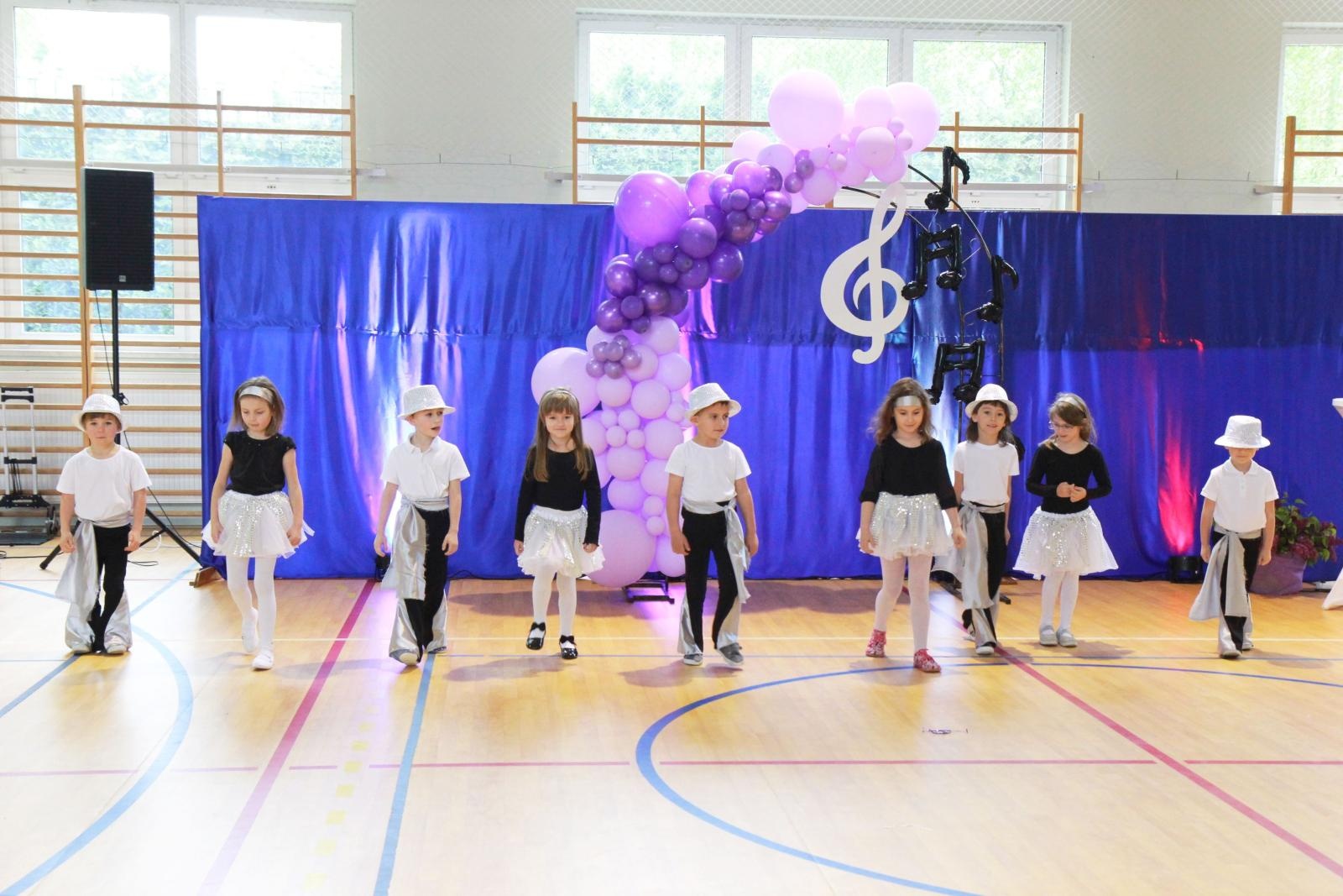 Zdjęcie w galerii na portalu naszraciborz.pl: Tanecznie i kolorowo, czyli II Powiatowy Festiwal Taneczny w Zabełkowie wiadomości z regionu