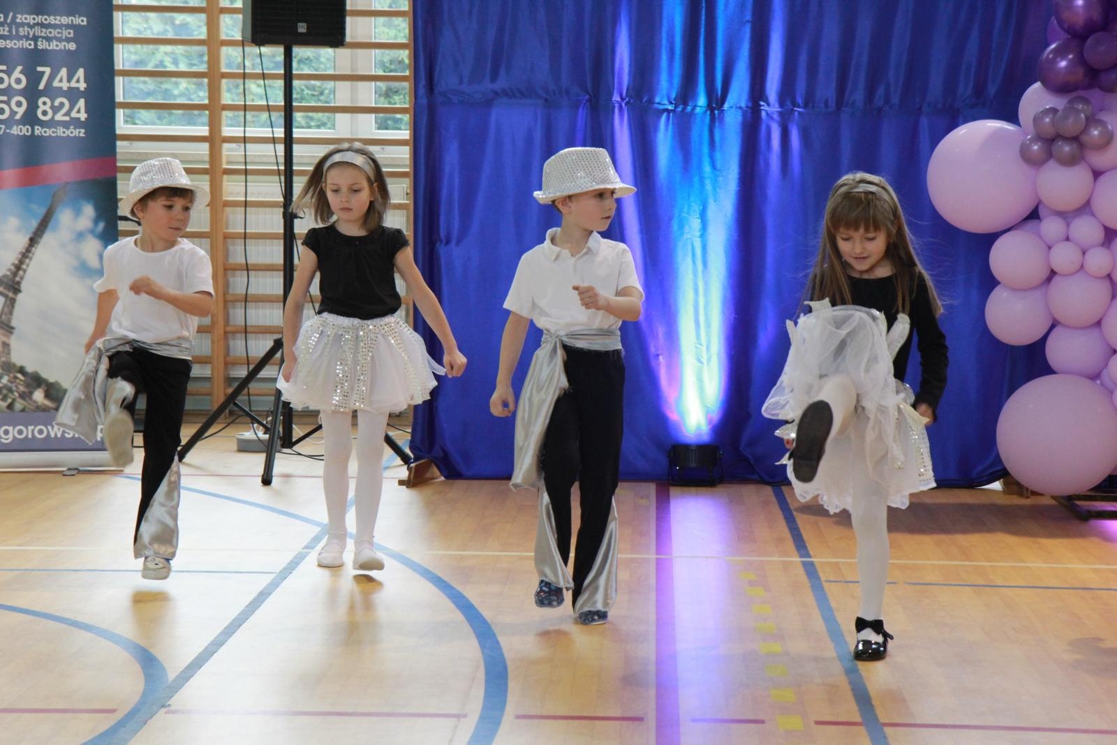 Zdjęcie w galerii na portalu naszraciborz.pl: Tanecznie i kolorowo, czyli II Powiatowy Festiwal Taneczny w Zabełkowie wiadomości z regionu