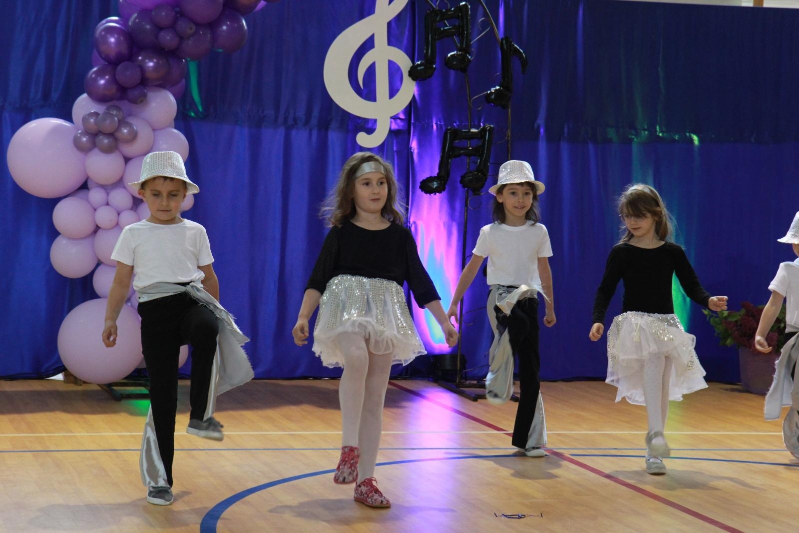 Zdjęcie w galerii na portalu naszraciborz.pl: Tanecznie i kolorowo, czyli II Powiatowy Festiwal Taneczny w Zabełkowie wiadomości z regionu