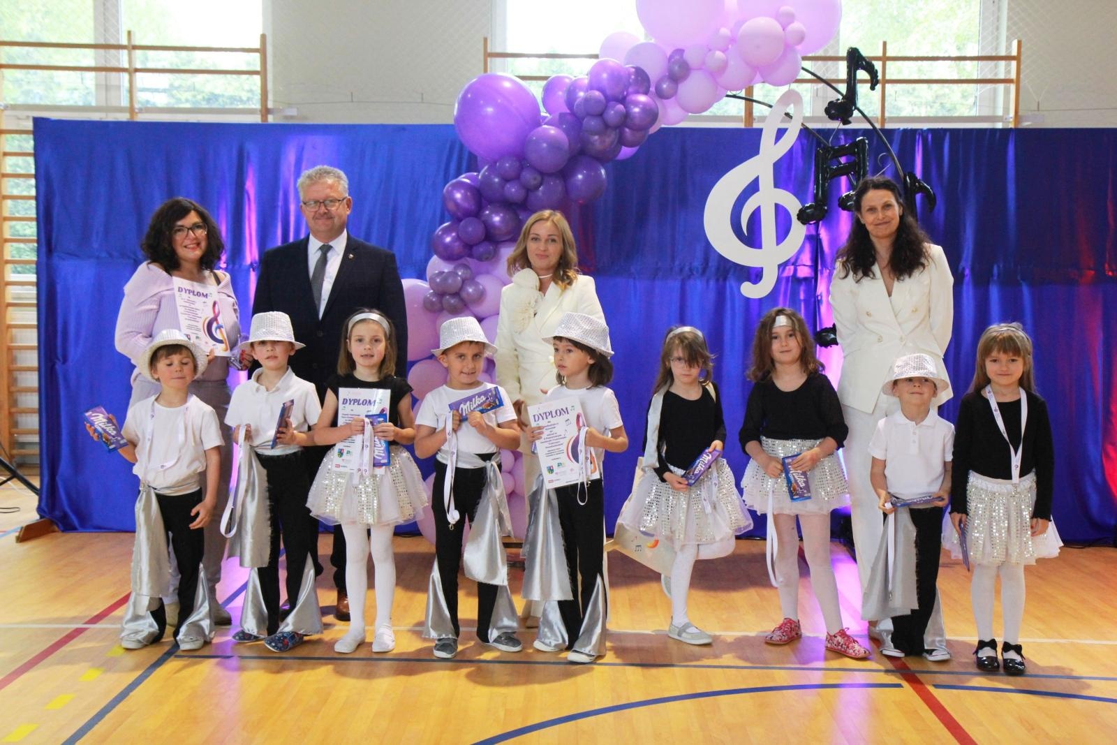 Zdjęcie w galerii na portalu naszraciborz.pl: Tanecznie i kolorowo, czyli II Powiatowy Festiwal Taneczny w Zabełkowie wiadomości z regionu