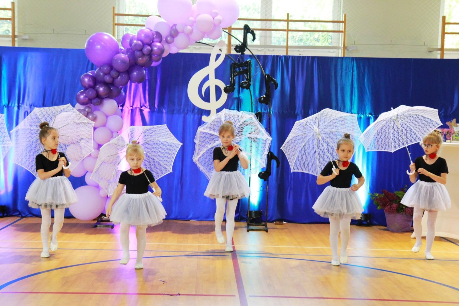 Zdjęcie w galerii na portalu naszraciborz.pl: Tanecznie i kolorowo, czyli II Powiatowy Festiwal Taneczny w Zabełkowie wiadomości z regionu