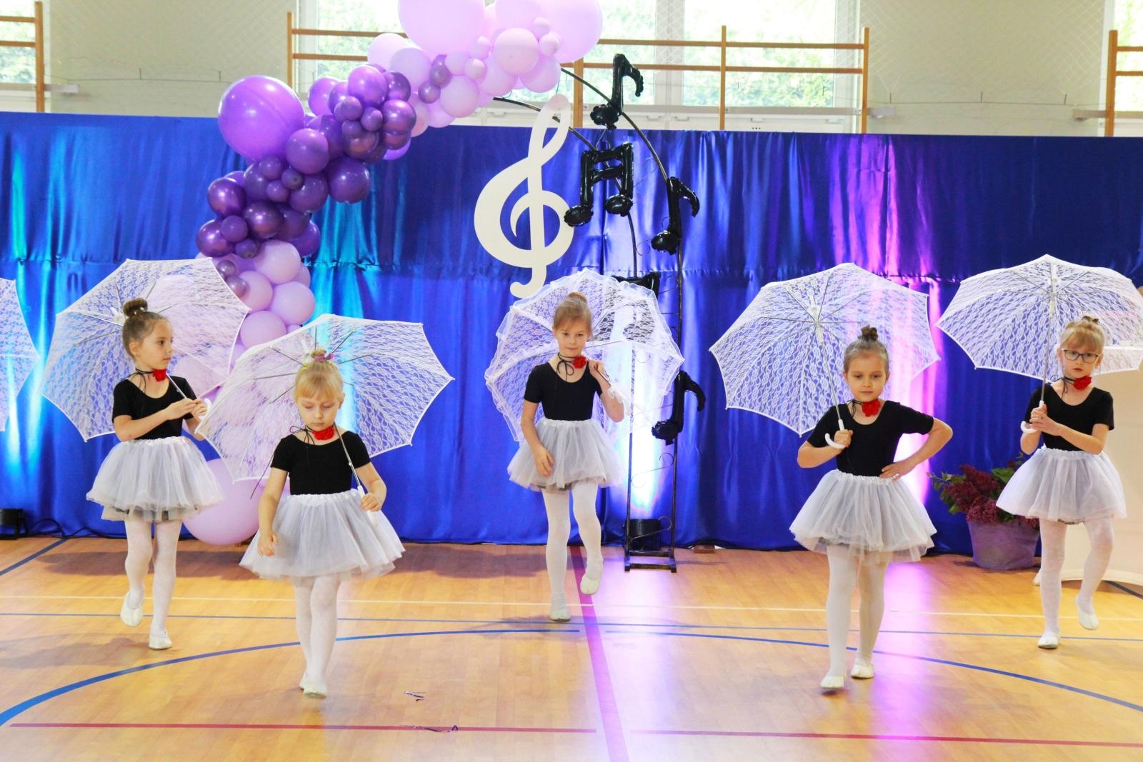 Zdjęcie w galerii na portalu naszraciborz.pl: Tanecznie i kolorowo, czyli II Powiatowy Festiwal Taneczny w Zabełkowie wiadomości z regionu