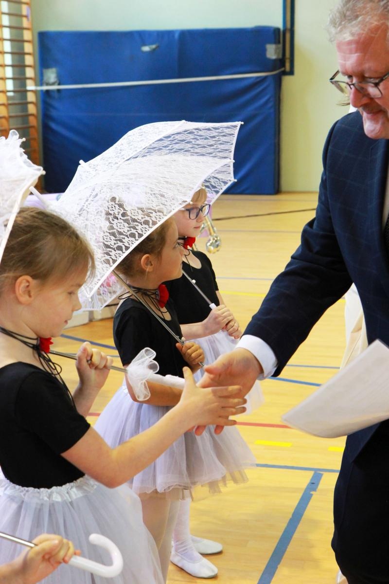 Zdjęcie w galerii na portalu naszraciborz.pl: Tanecznie i kolorowo, czyli II Powiatowy Festiwal Taneczny w Zabełkowie wiadomości z regionu