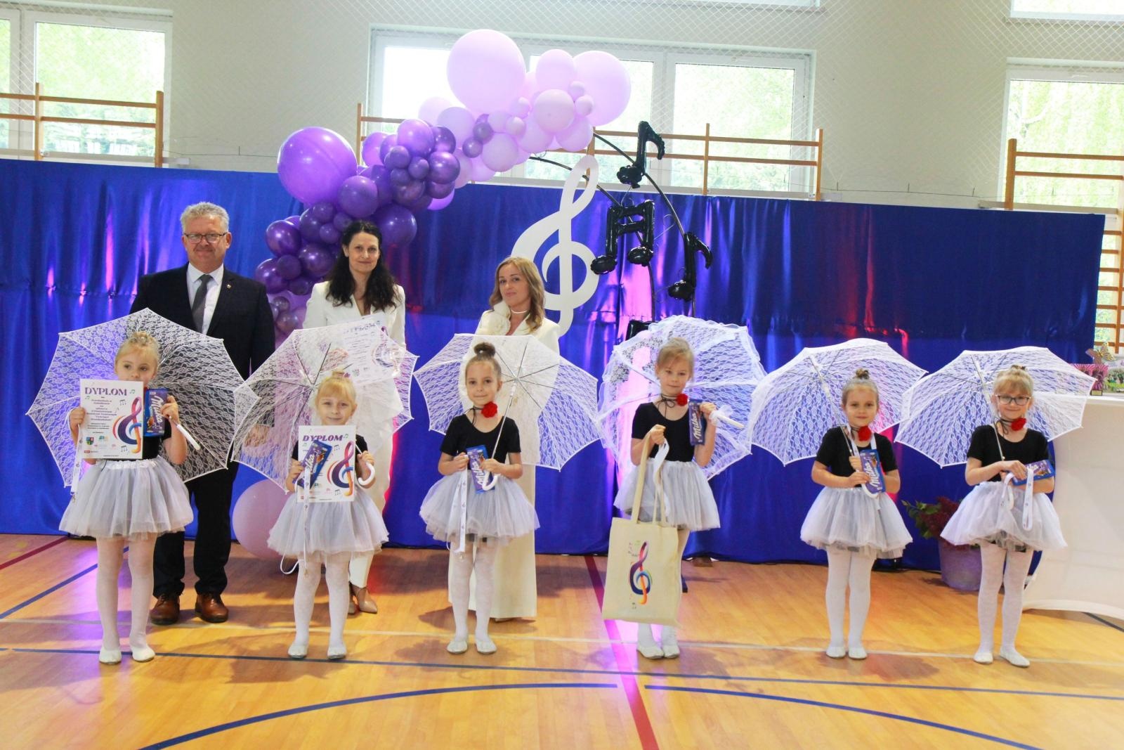 Zdjęcie w galerii na portalu naszraciborz.pl: Tanecznie i kolorowo, czyli II Powiatowy Festiwal Taneczny w Zabełkowie wiadomości z regionu