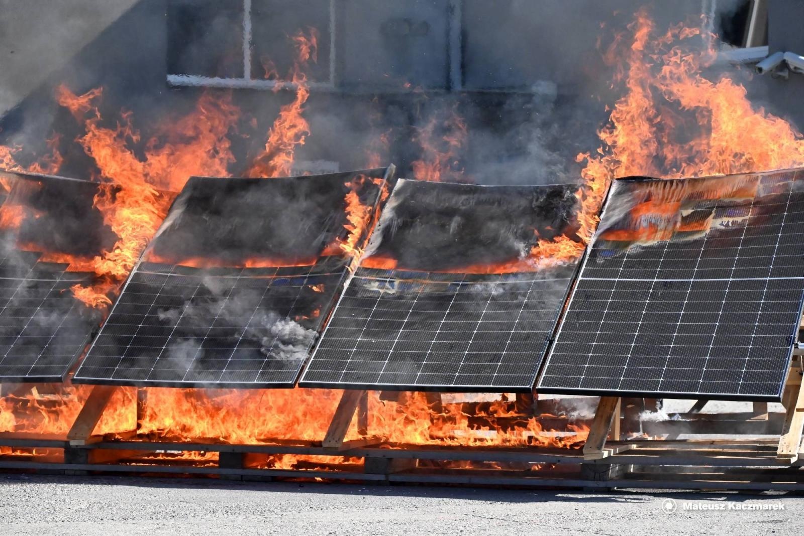 Zdjęcie w galerii na portalu naszraciborz.pl: Pożary instalacji fotowoltaicznych i magazynów energii [RAPORT] wiadomości z regionu