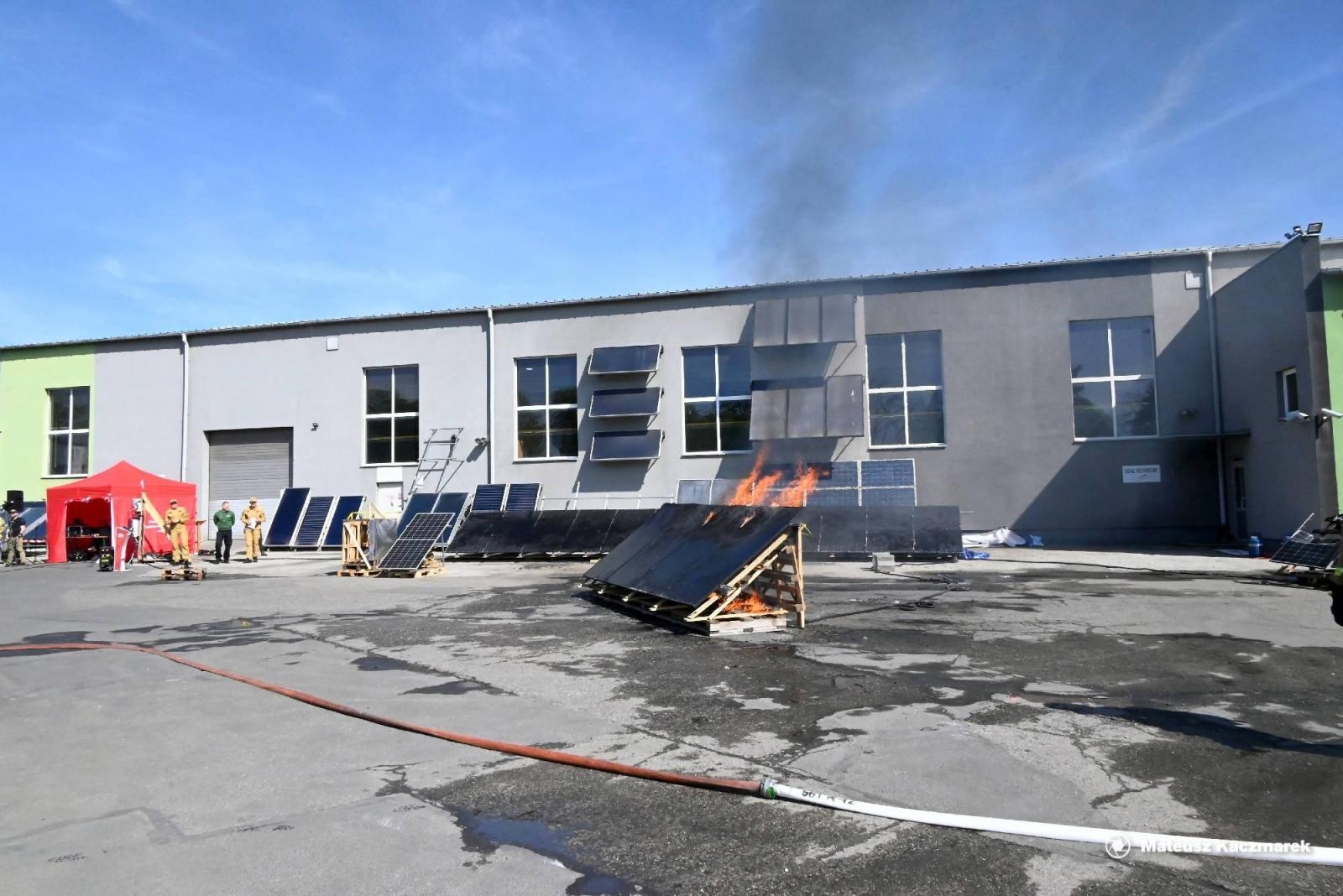 Zdjęcie w galerii na portalu naszraciborz.pl: Pożary instalacji fotowoltaicznych i magazynów energii [RAPORT] wiadomości z regionu