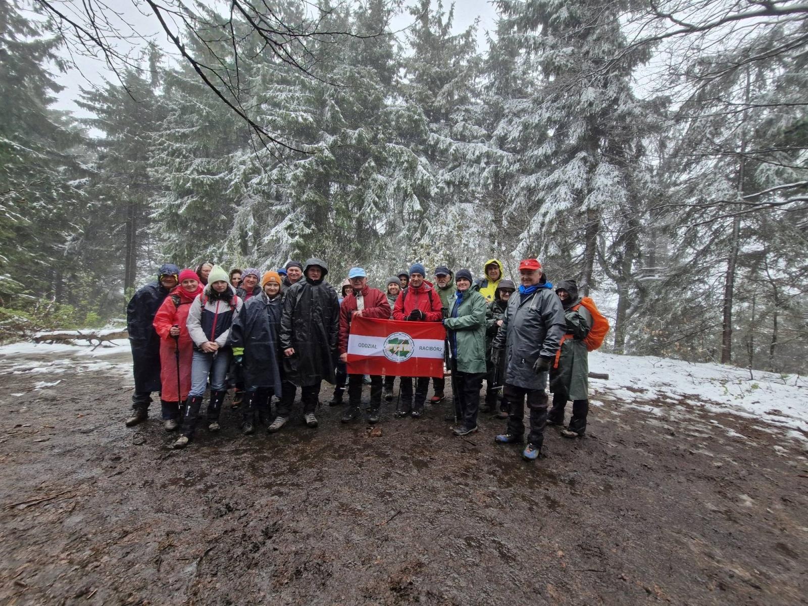 Zdjęcie w galerii na portalu naszraciborz.pl: Raciborzanie zdobyli Chełmiec, Waligórę, Wielką Sowę i Szczeliniec wiadomości z regionu