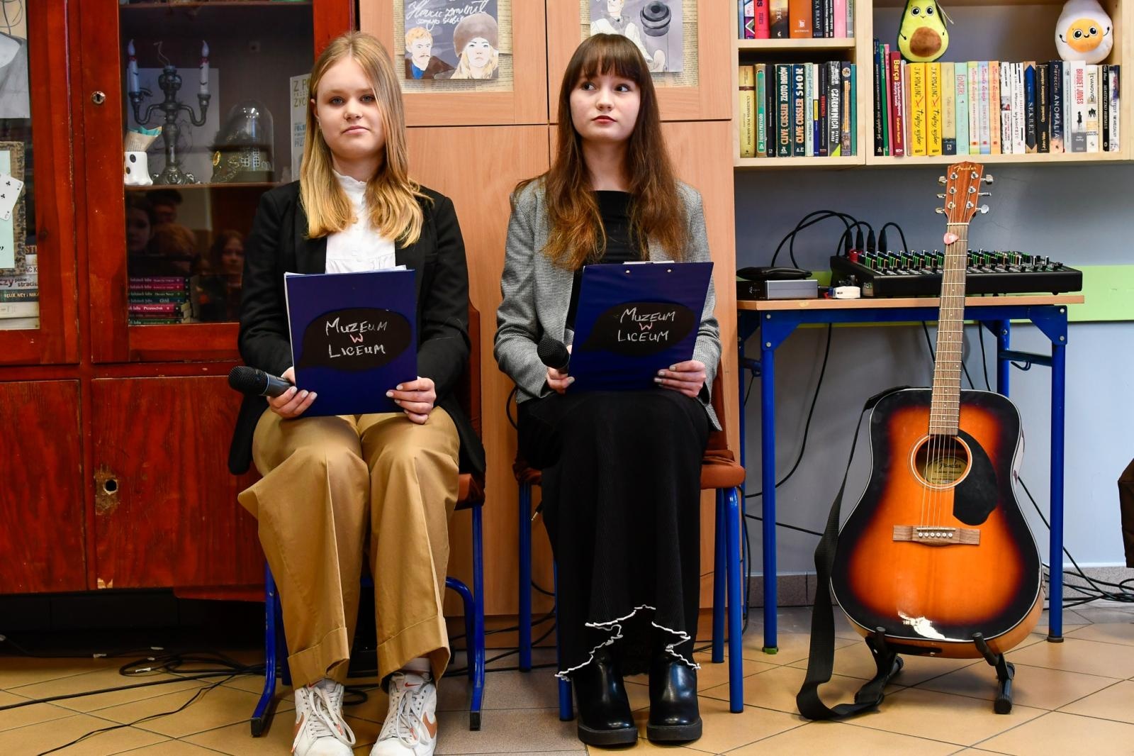 Zdjęcie w galerii na portalu naszraciborz.pl: Muzeum w liceum – wernisaż wystawy w ZSO nr 1 wiadomości z regionu