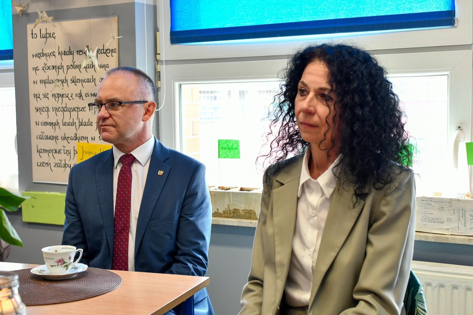 Zdjęcie w galerii na portalu naszraciborz.pl: Muzeum w liceum – wernisaż wystawy w ZSO nr 1 wiadomości z regionu