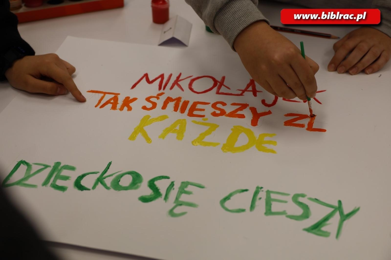 Zdjęcie w galerii na portalu naszraciborz.pl: Mikołajkowe potyczki w bibliotece z okazji Światowego Dnia Książki wiadomości z regionu