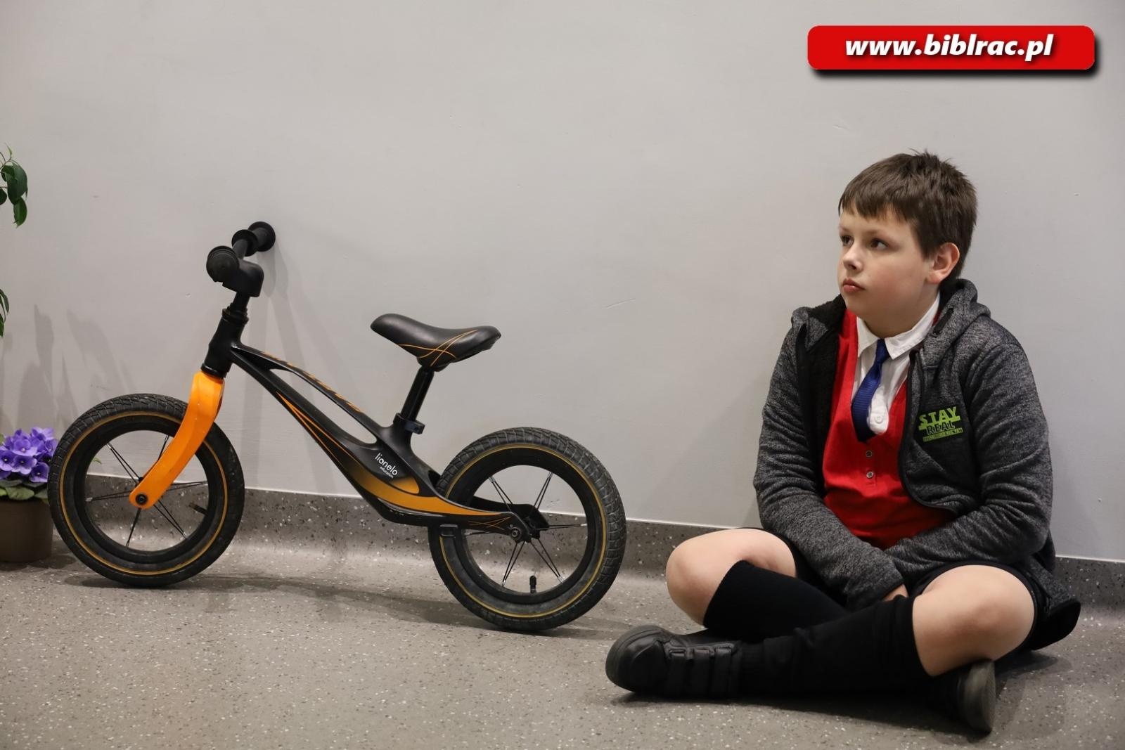 Zdjęcie w galerii na portalu naszraciborz.pl: Mikołajkowe potyczki w bibliotece z okazji Światowego Dnia Książki wiadomości z regionu