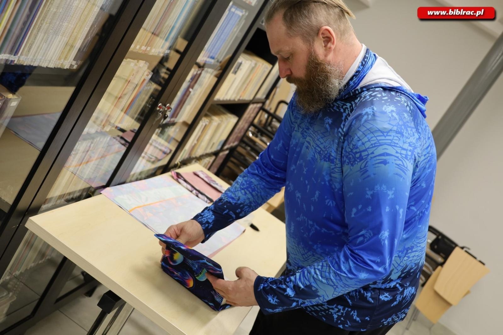 Zdjęcie w galerii na portalu naszraciborz.pl: Warsztaty szycia w raciborskiej bibliotece [FOTO] wiadomości z regionu