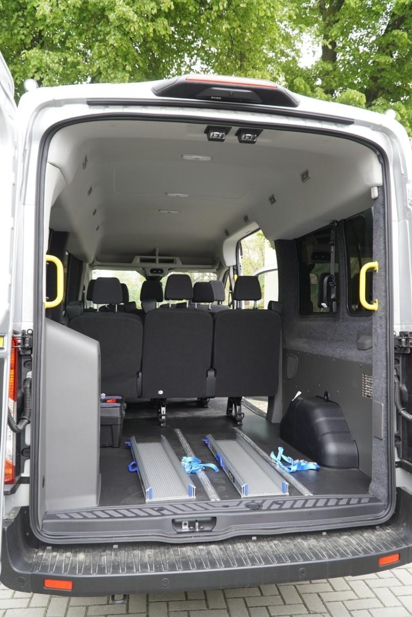 Zdjęcie w galerii na portalu naszraciborz.pl: Raciborski Warsztat Terapii Zajęciowej otrzymał nowego mikrobusa wiadomości z regionu