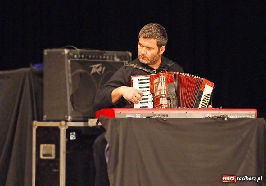 Zdjęcie w galerii na portalu naszraciborz.pl: Idź swoją drogą... wiadomości z regionu