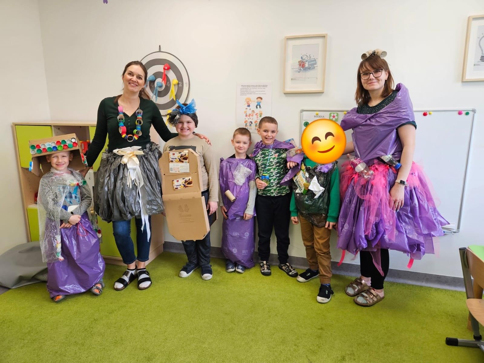 Zdjęcie w galerii na portalu naszraciborz.pl: Śmieciomoda wiosna 2024 wiadomości z regionu