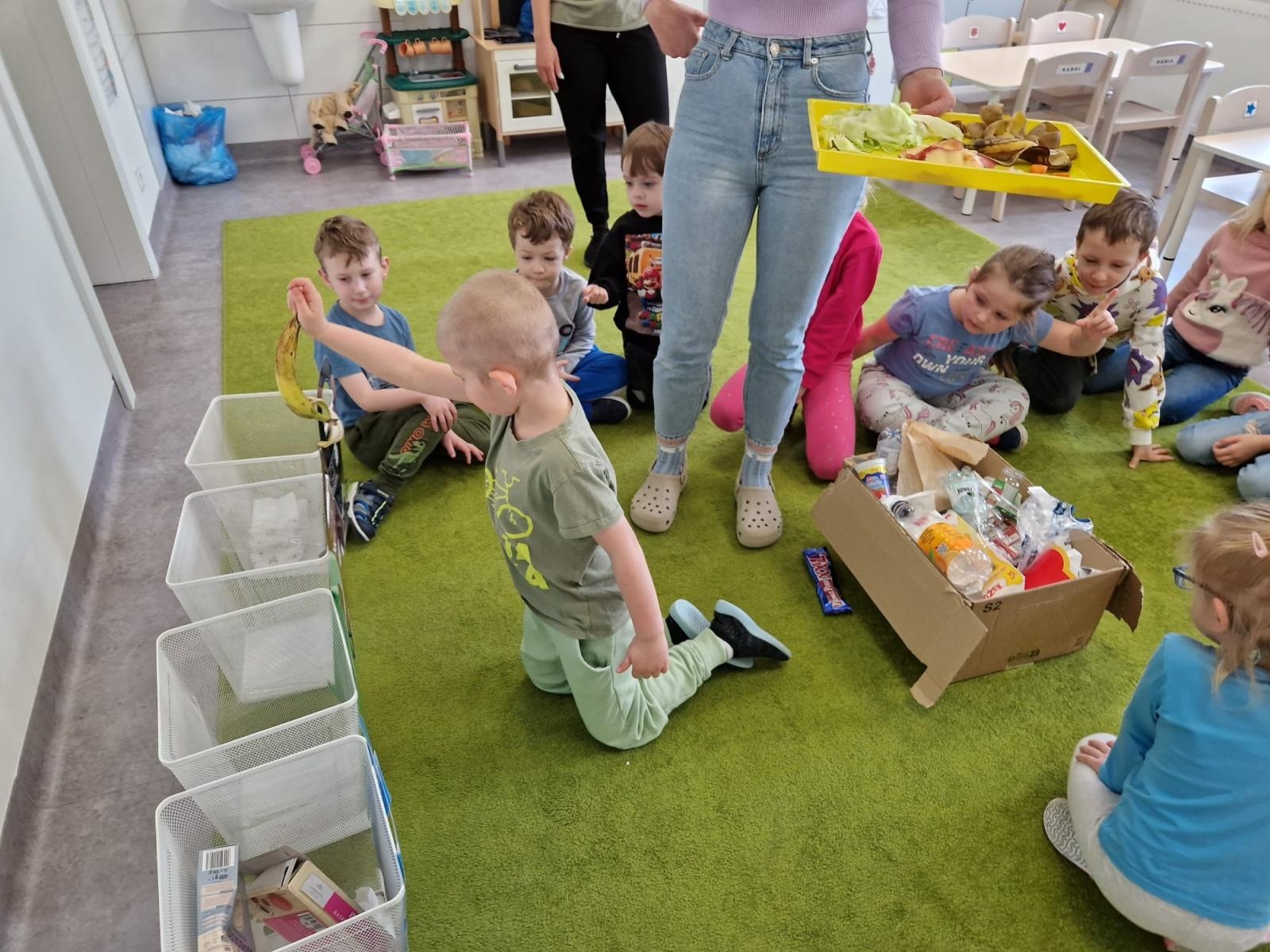 Zdjęcie w galerii na portalu naszraciborz.pl: Śmieciomoda wiosna 2024 wiadomości z regionu