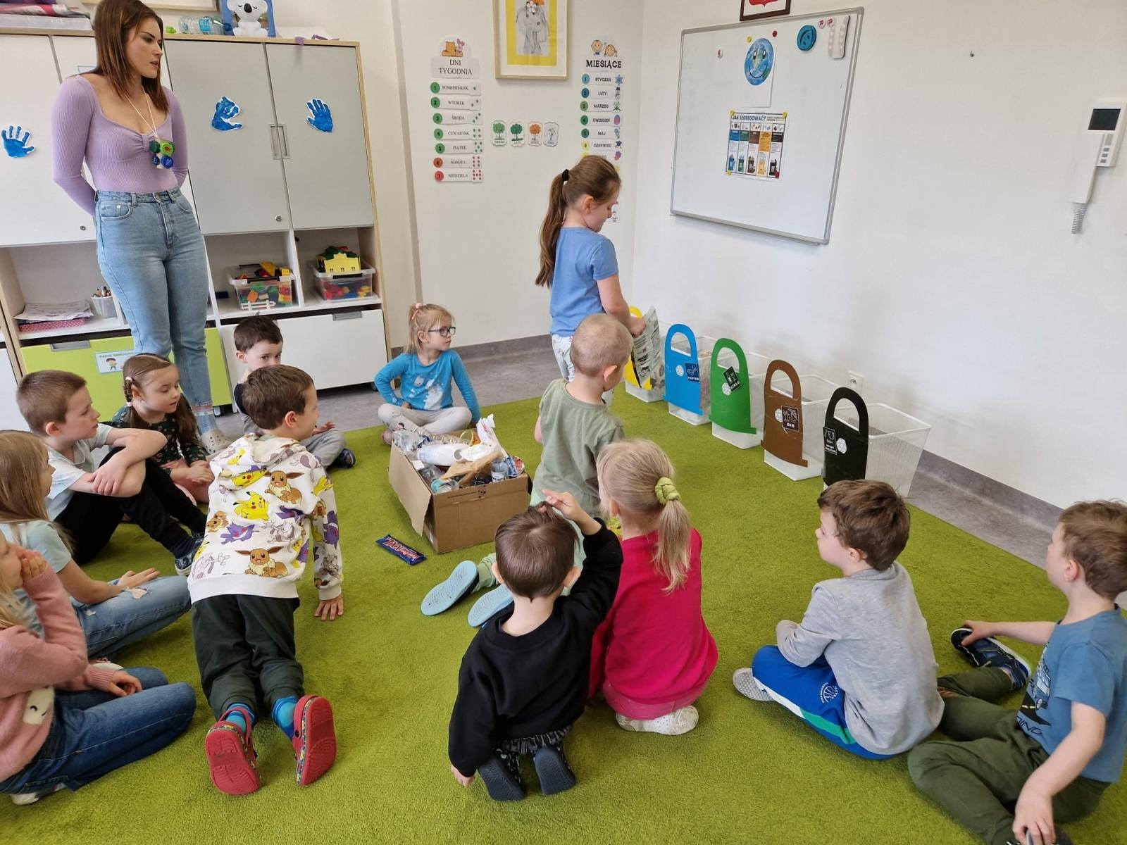 Zdjęcie w galerii na portalu naszraciborz.pl: Śmieciomoda wiosna 2024 wiadomości z regionu