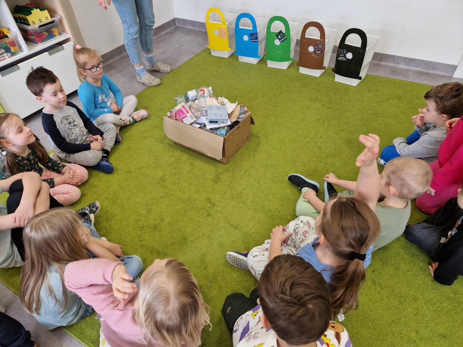 Zdjęcie w galerii na portalu naszraciborz.pl: Śmieciomoda wiosna 2024 wiadomości z regionu