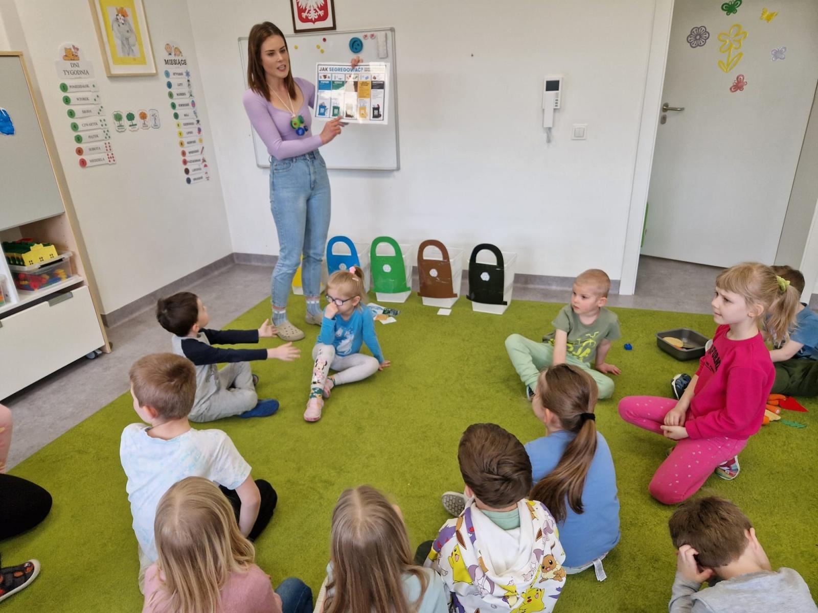 Zdjęcie w galerii na portalu naszraciborz.pl: Śmieciomoda wiosna 2024 wiadomości z regionu