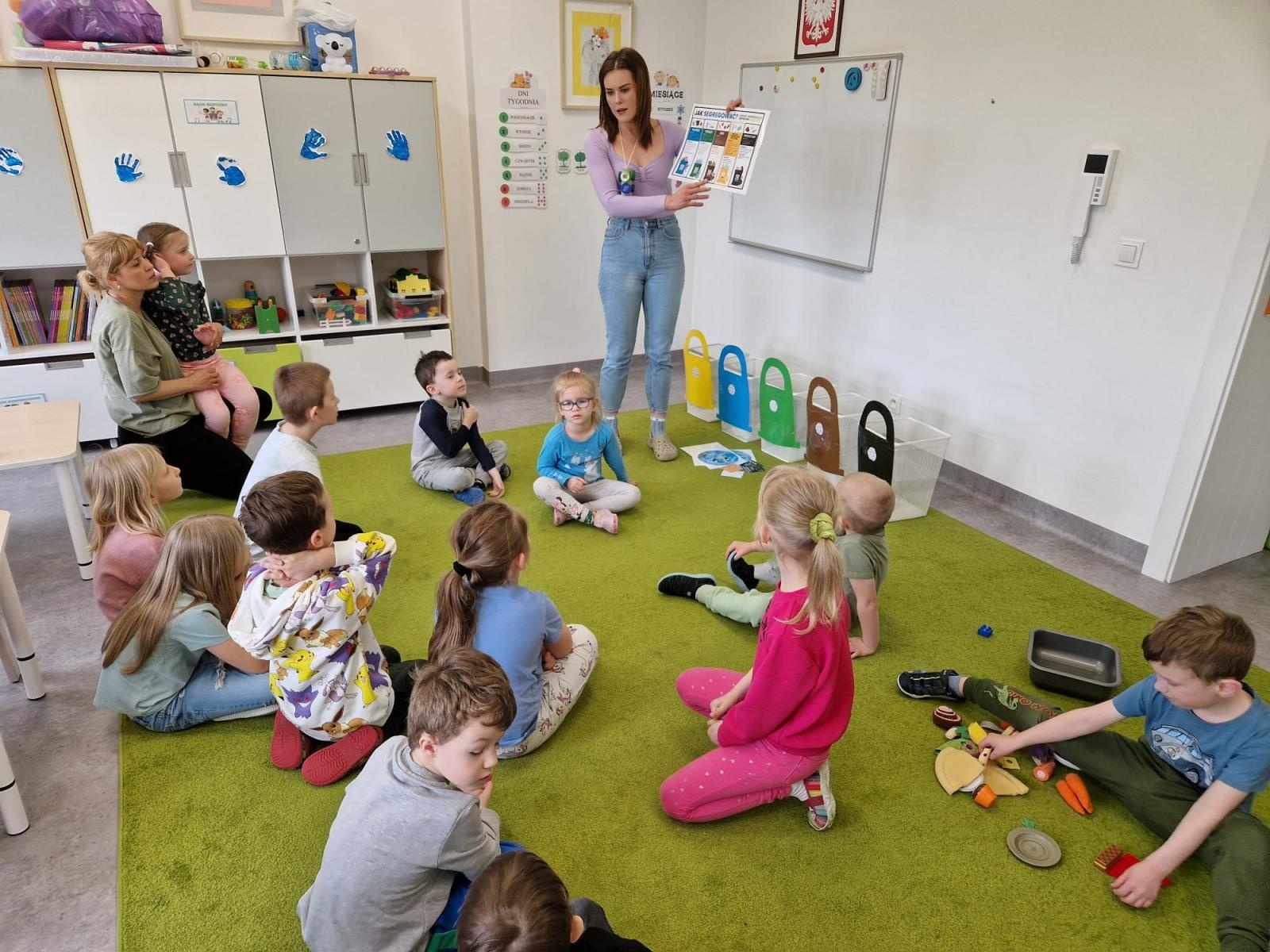 Zdjęcie w galerii na portalu naszraciborz.pl: Śmieciomoda wiosna 2024 wiadomości z regionu