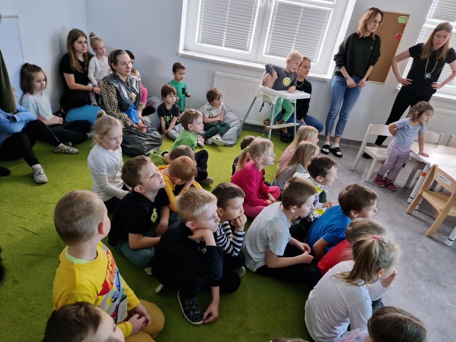 Zdjęcie w galerii na portalu naszraciborz.pl: Śmieciomoda wiosna 2024 wiadomości z regionu