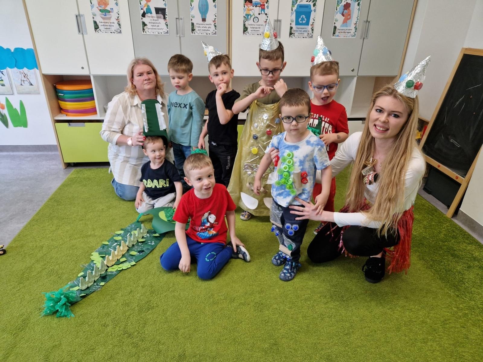 Zdjęcie w galerii na portalu naszraciborz.pl: Śmieciomoda wiosna 2024 wiadomości z regionu