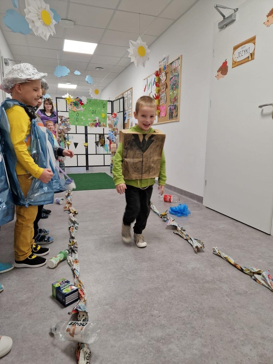 Zdjęcie w galerii na portalu naszraciborz.pl: Śmieciomoda wiosna 2024 wiadomości z regionu