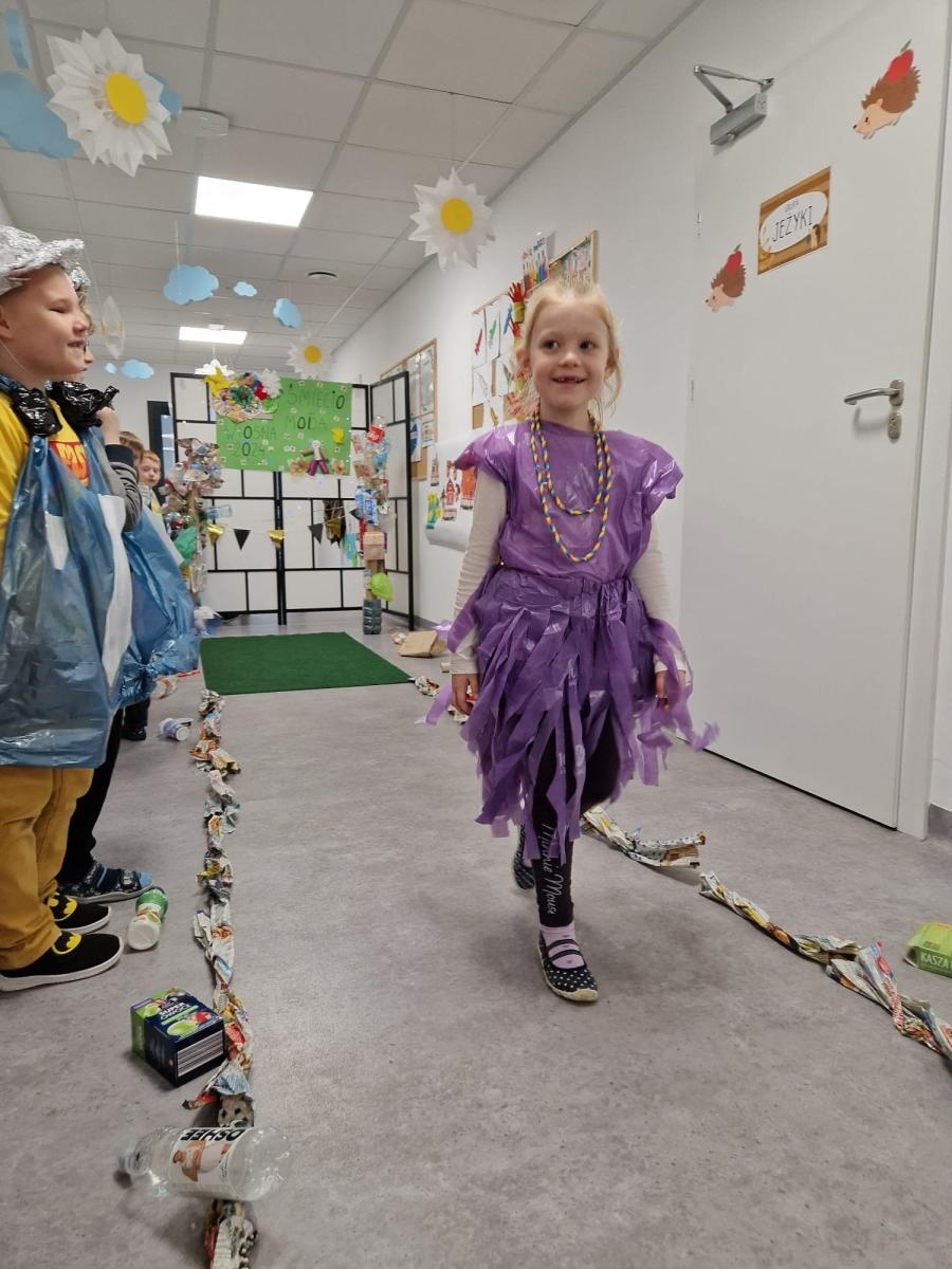 Zdjęcie w galerii na portalu naszraciborz.pl: Śmieciomoda wiosna 2024 wiadomości z regionu