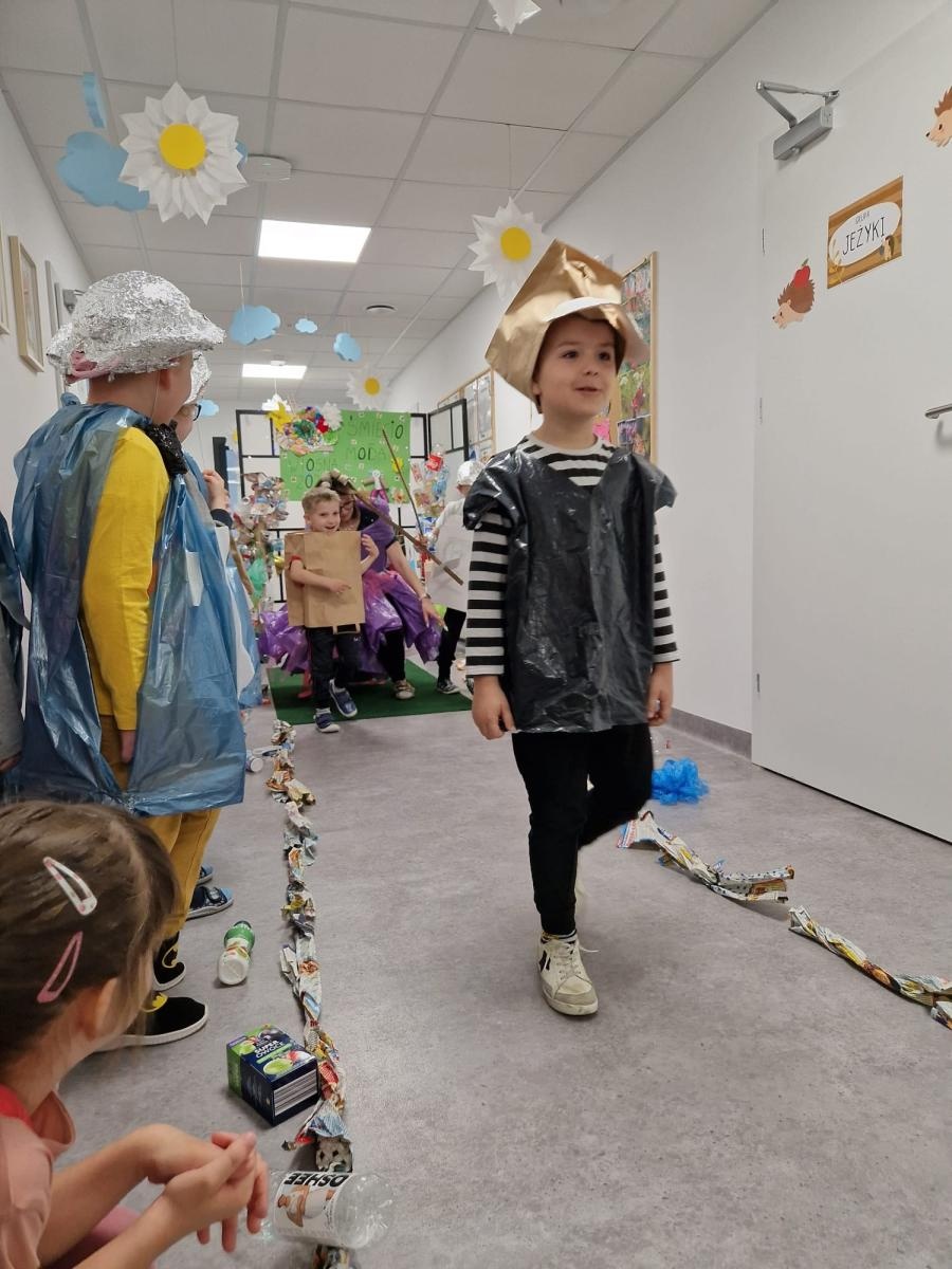 Zdjęcie w galerii na portalu naszraciborz.pl: Śmieciomoda wiosna 2024 wiadomości z regionu