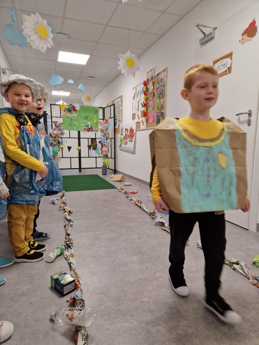 Zdjęcie w galerii na portalu naszraciborz.pl: Śmieciomoda wiosna 2024 wiadomości z regionu