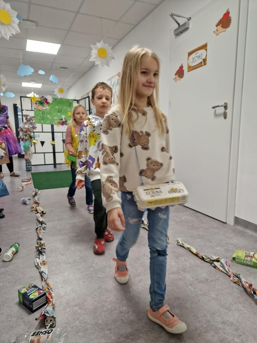 Zdjęcie w galerii na portalu naszraciborz.pl: Śmieciomoda wiosna 2024 wiadomości z regionu