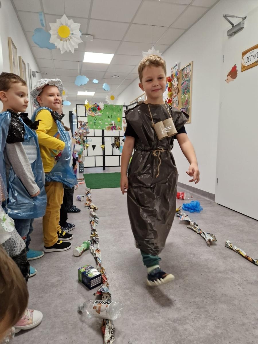 Zdjęcie w galerii na portalu naszraciborz.pl: Śmieciomoda wiosna 2024 wiadomości z regionu