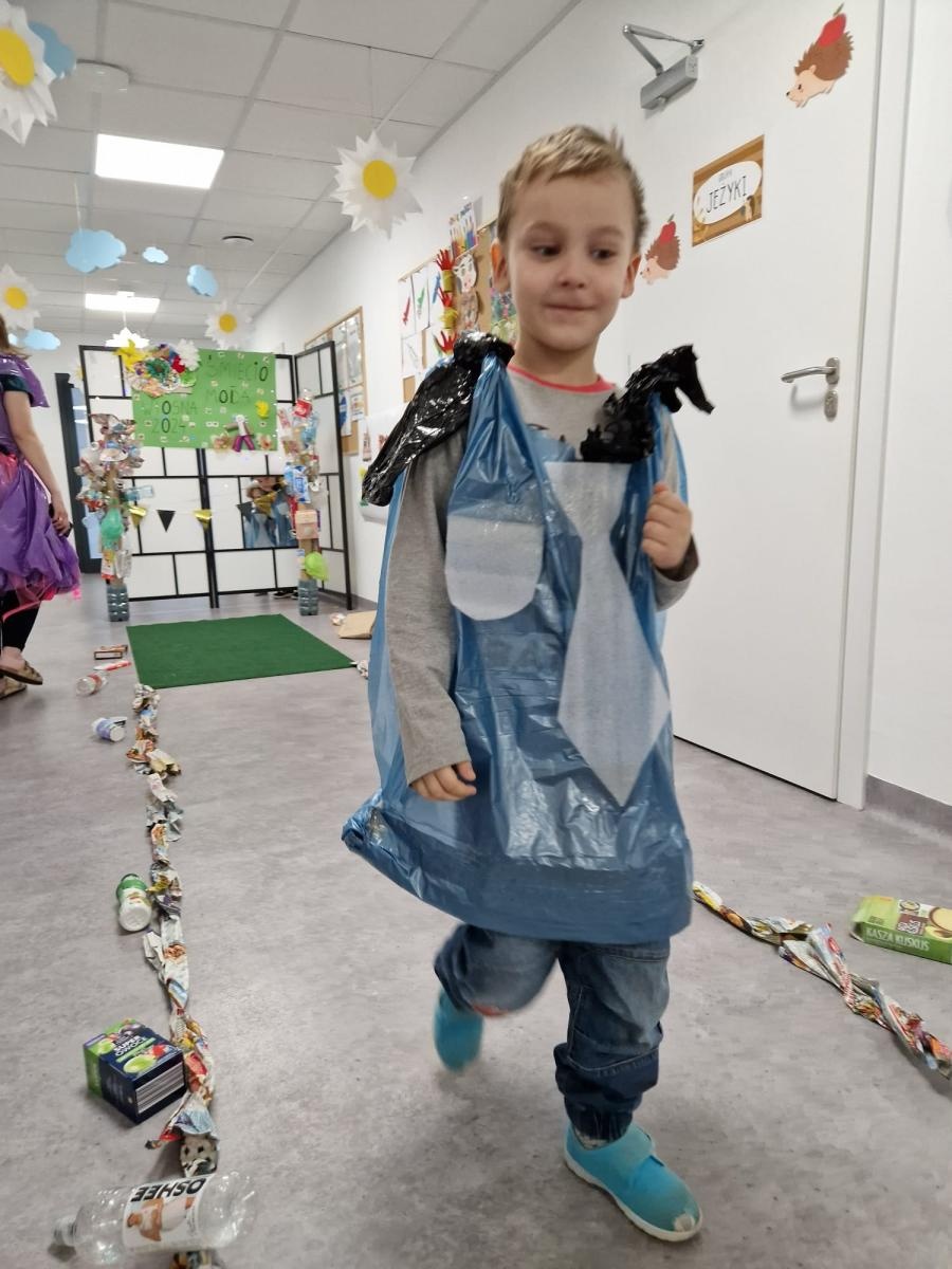 Zdjęcie w galerii na portalu naszraciborz.pl: Śmieciomoda wiosna 2024 wiadomości z regionu