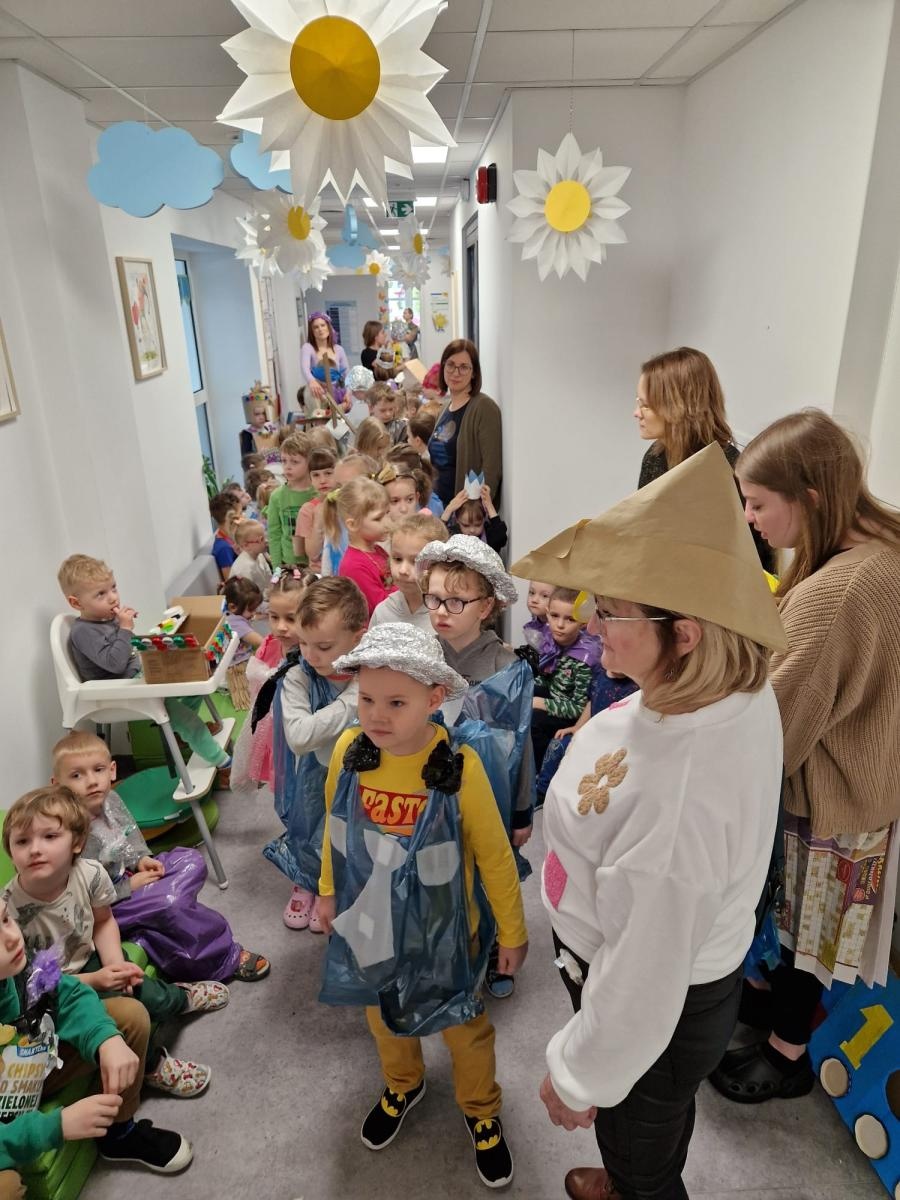 Zdjęcie w galerii na portalu naszraciborz.pl: Śmieciomoda wiosna 2024 wiadomości z regionu