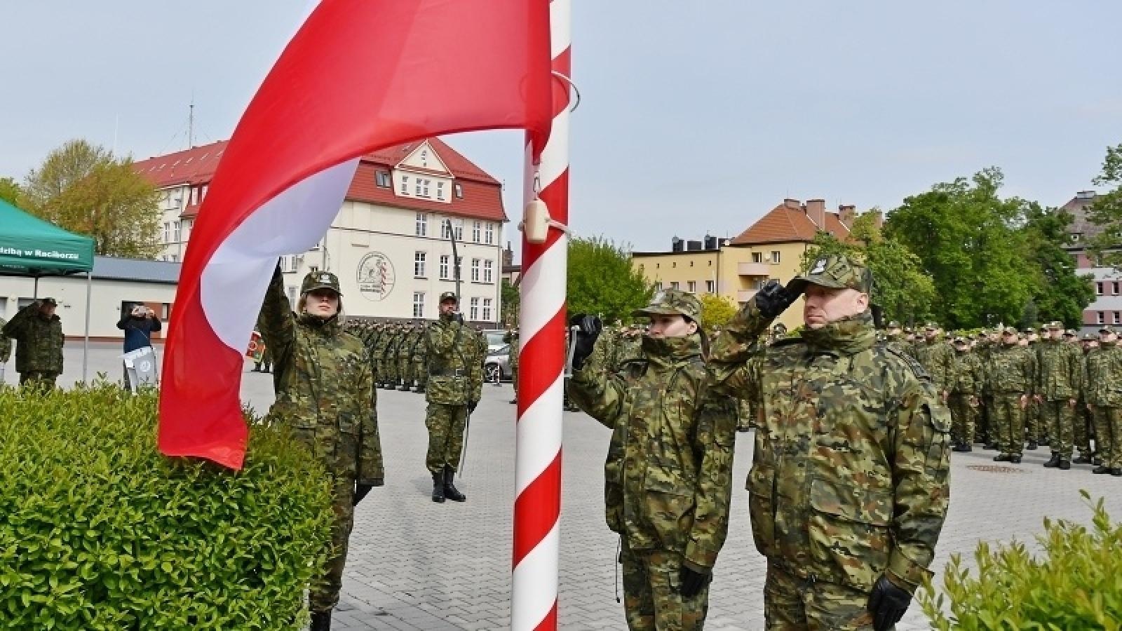 Zdjęcie w galerii na portalu naszraciborz.pl: Uroczysta zbiórka w Śląskim Oddziale Straży Granicznej wiadomości z regionu