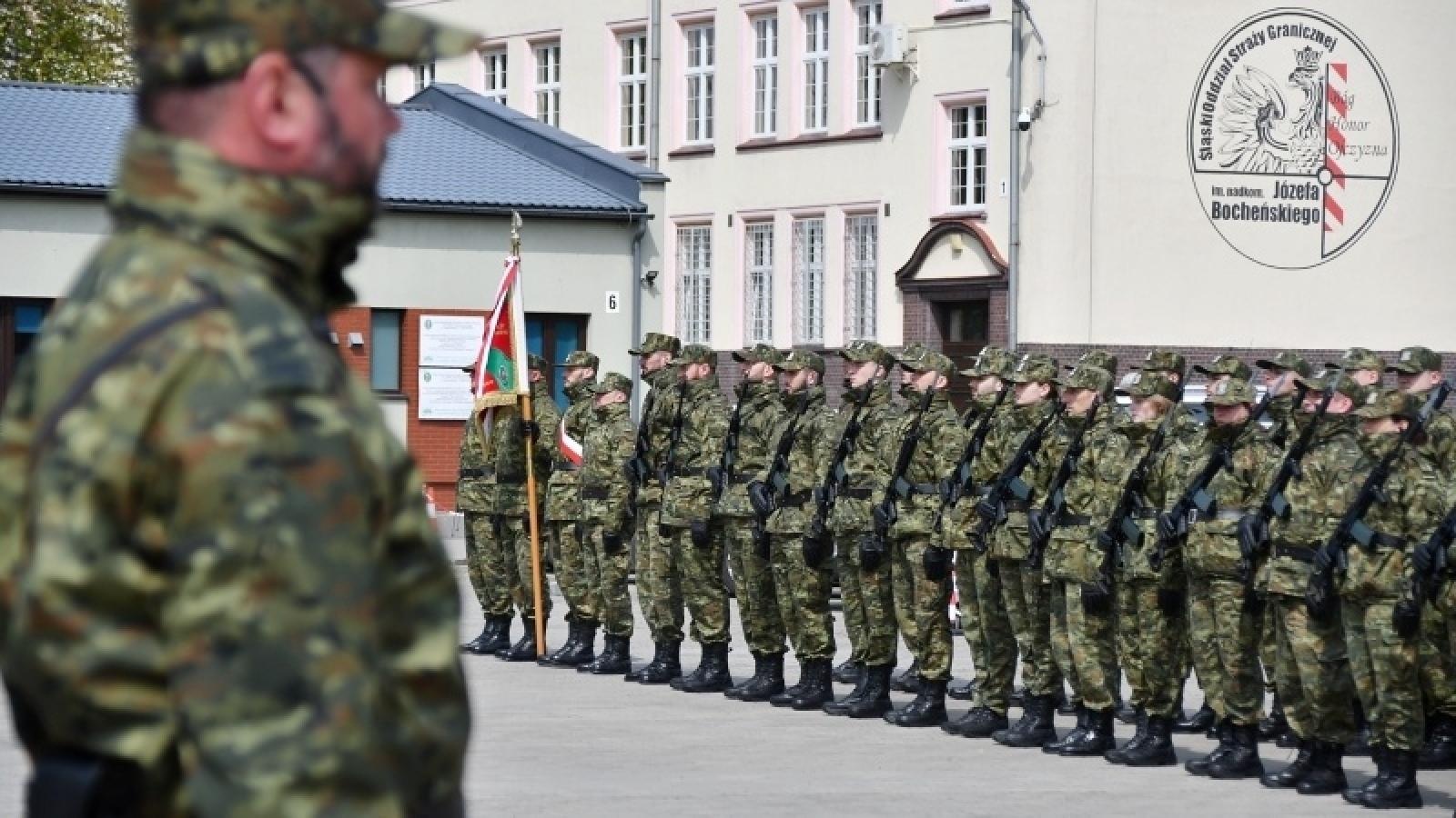 Zdjęcie w galerii na portalu naszraciborz.pl: Uroczysta zbiórka w Śląskim Oddziale Straży Granicznej wiadomości z regionu