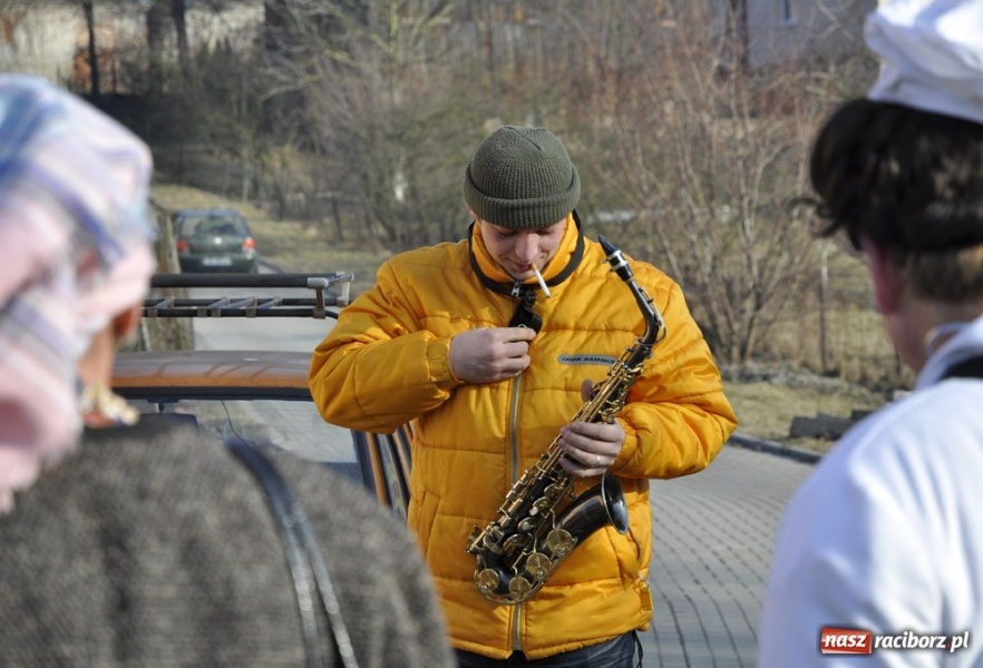 Zdjęcie w galerii na portalu naszraciborz.pl: Zatańcz z berem. Na szczęście wiadomości z regionu